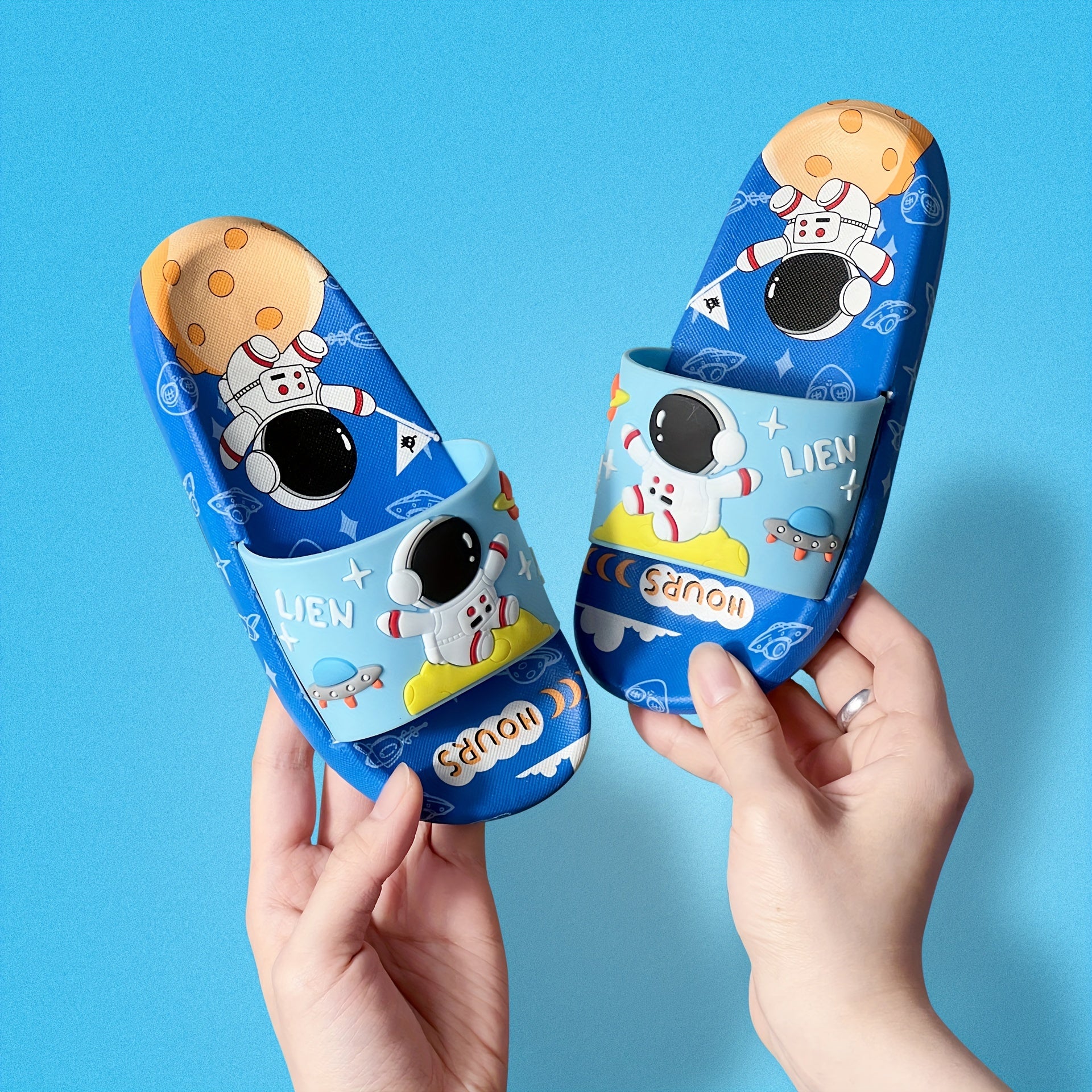 Kids Casual Cartoon Spaceman Slippers Non-Slip Lightweight Indoor Vacation Shoes