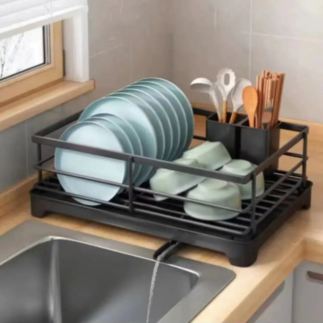 Black PP Plastic Kitchen Dish Rack with Drainage Hole Moisture-Proof Easy to Clean
