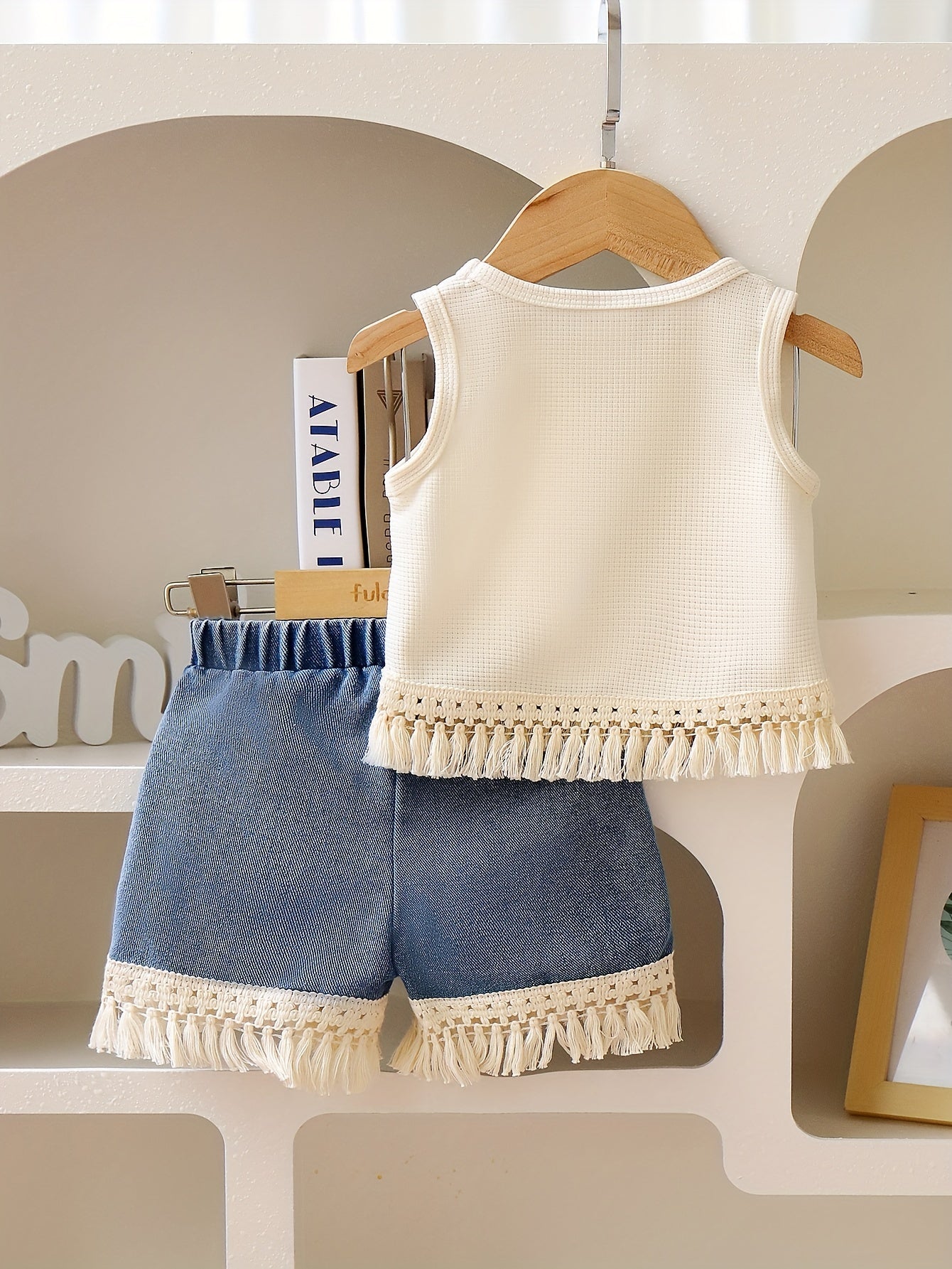 Girls' Summer Boho Style Sleeveless Tassel Top and Shorts Set in Solid Polyester