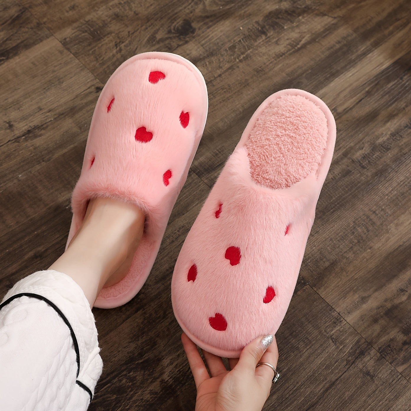 Women's Warm Heart-Shaped Pattern Home Slippers for Autumn and Winter