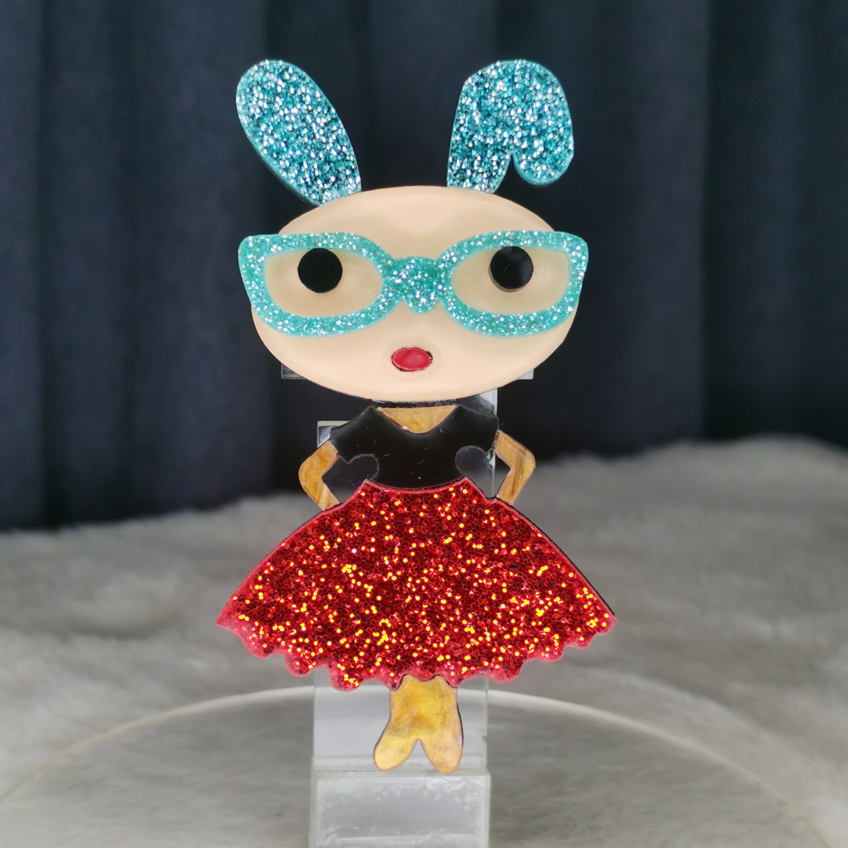 Vintage Rabbit Acrylic Brooch Cartoon Retro Irregular Shape Jewelry