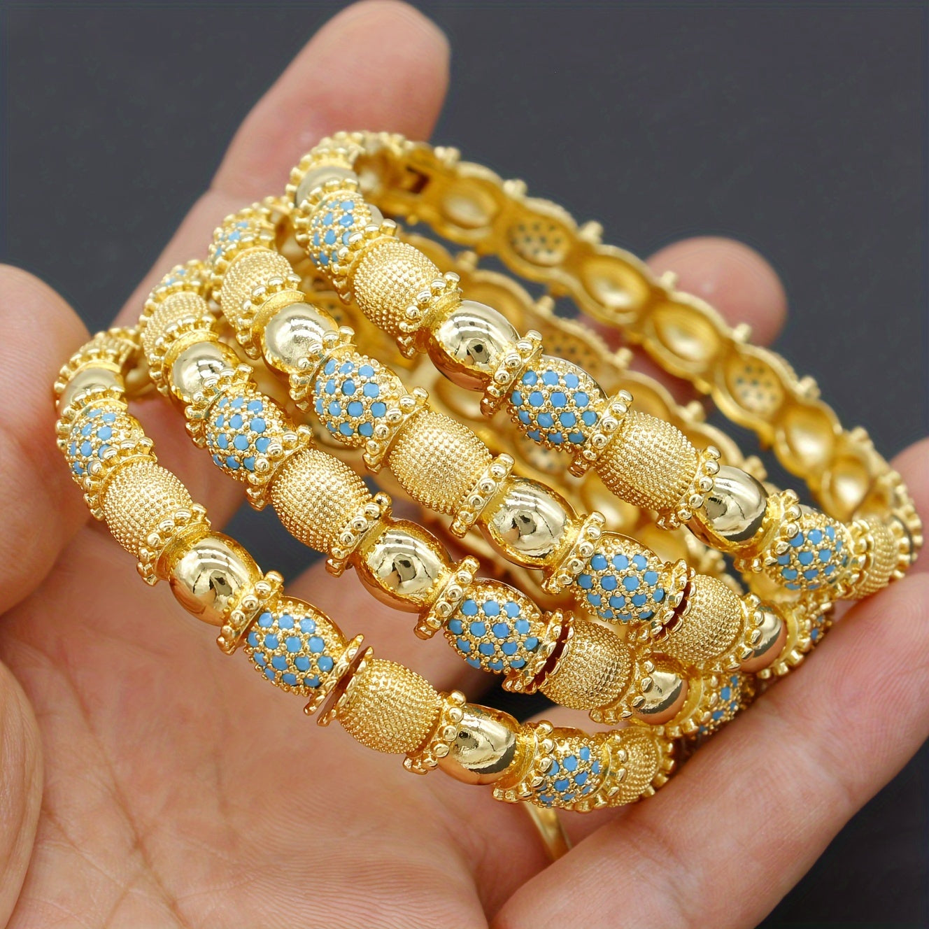 4 ta mis bilaguzuklar to'plami, vintage boho uslubida zirconia inlay bilan, ayollar uchun moslashuvchan ochiq qopqoq dizayni, kundalik kiyim va to'ylar uchun mukammal.