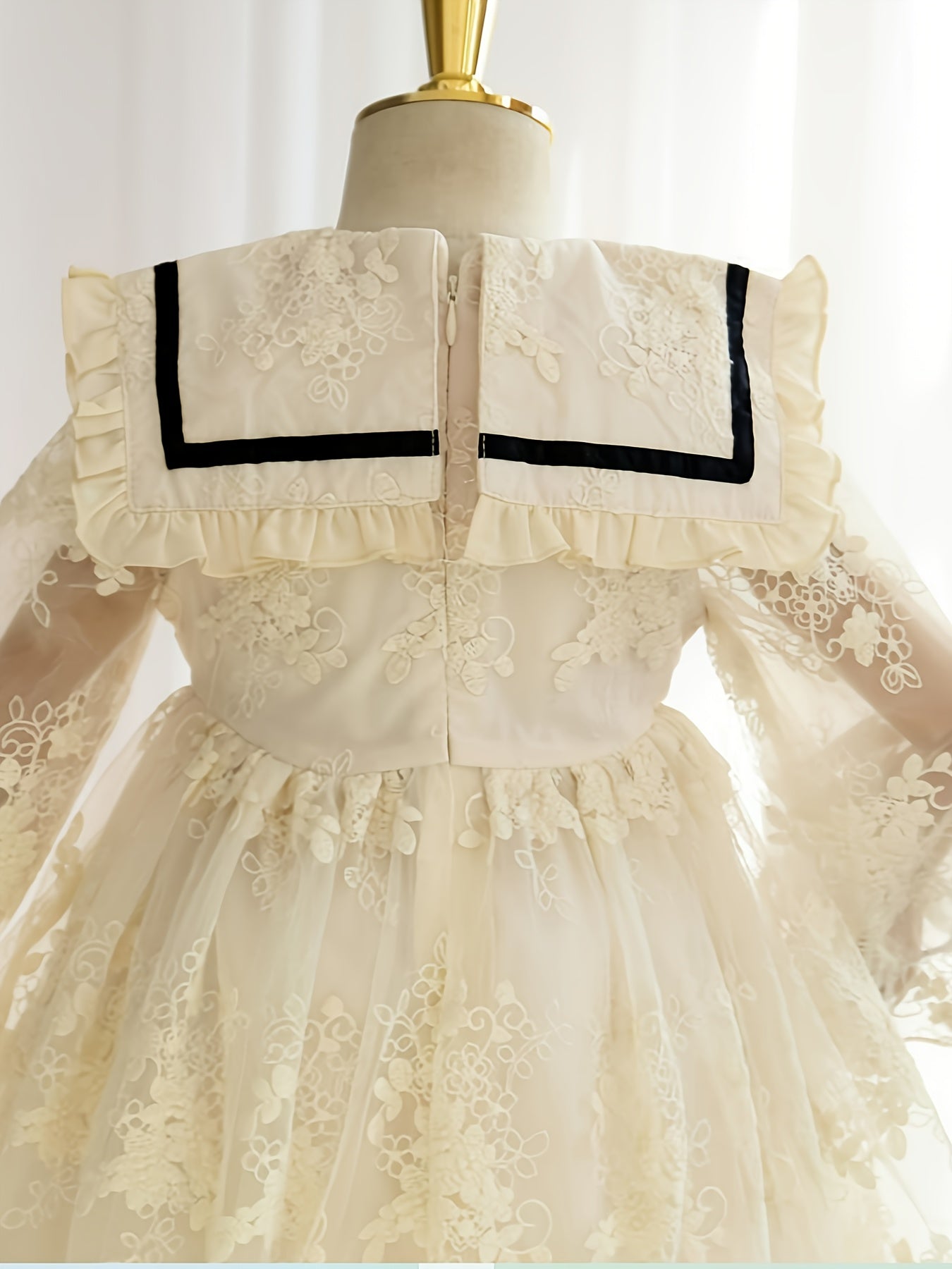 Girls' Lace-Trimmed Princess Dress with Mesh Collar Long Sleeves for Spring Autumn
