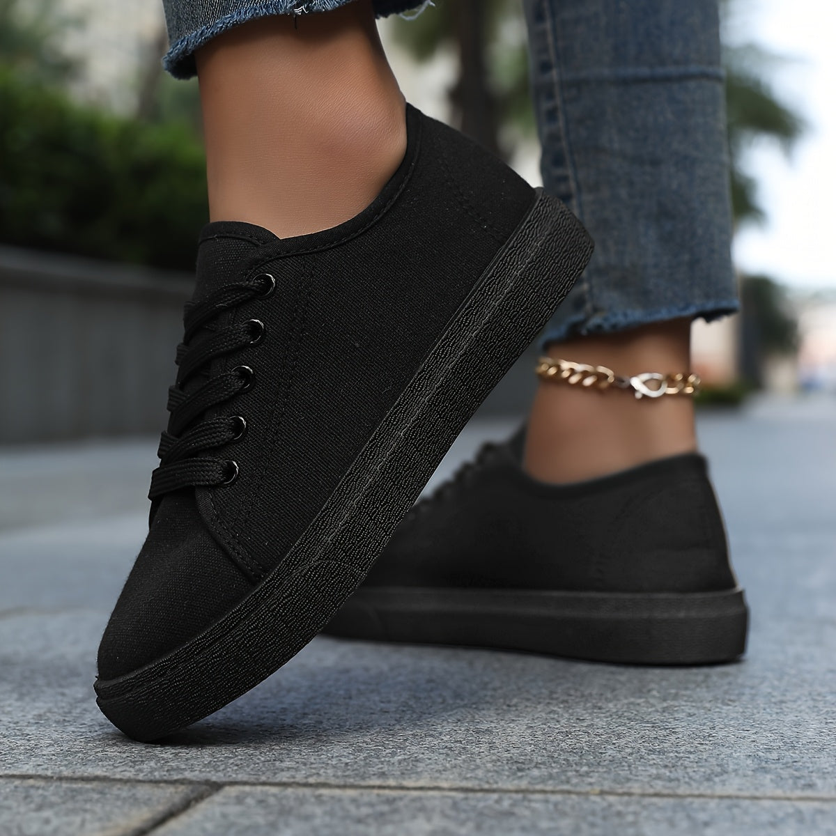 Zapatillas de skate casual ligeras para mujer en negro y blanco