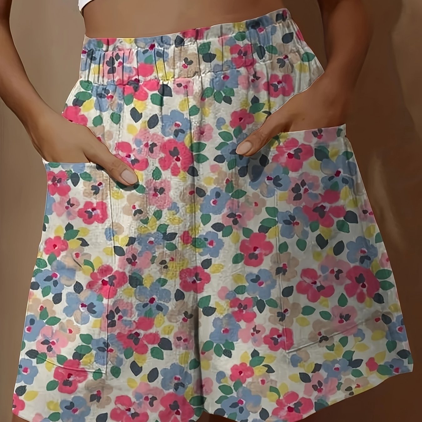 Pantalones cortos casuales florales con cinturilla fruncida para mujer talla plus con bolsillos de parche