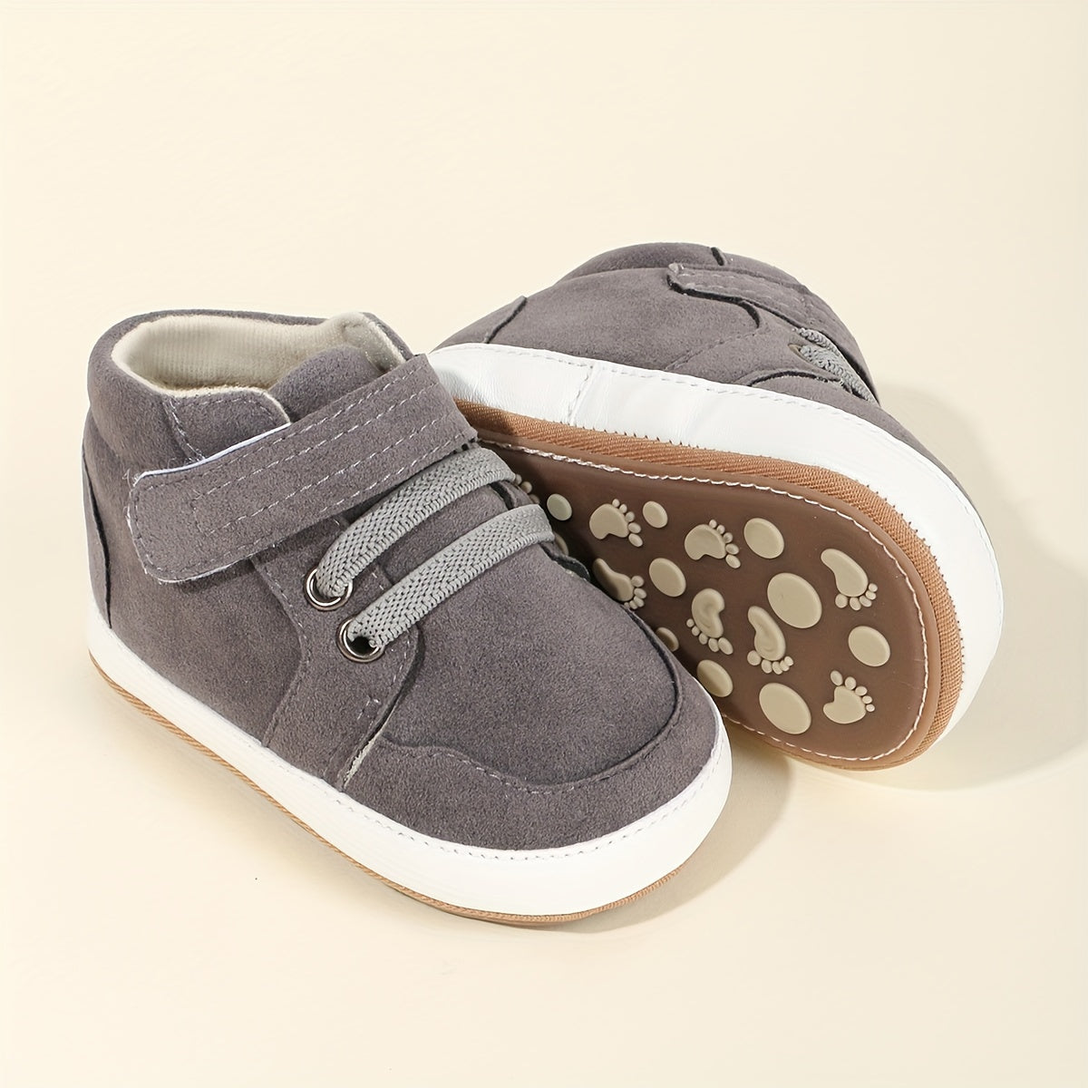 Kichkina bolalar uchun yuqori chanoq sport poyabzali, sirpanmaydigan rezina taglik, qulflash uchun lentalar, bir xil rang, bahor va kuz uchun