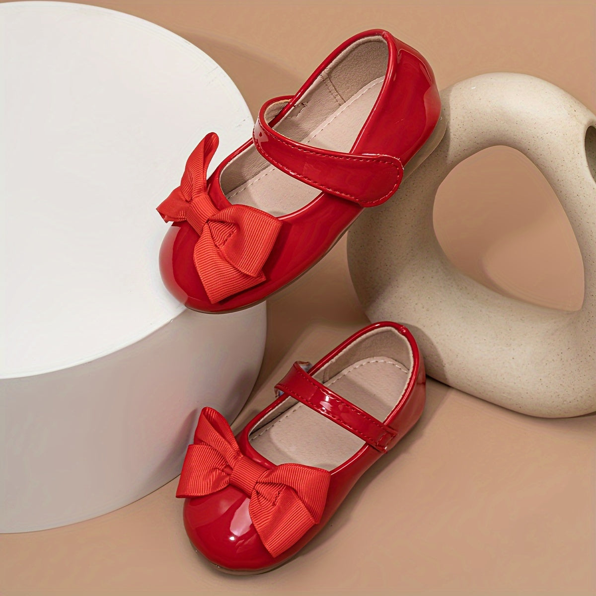Zapatos de niña en color rojo con lazo Mary Jane con parte superior de PU y suela de TPR para edades de 14 años y menos