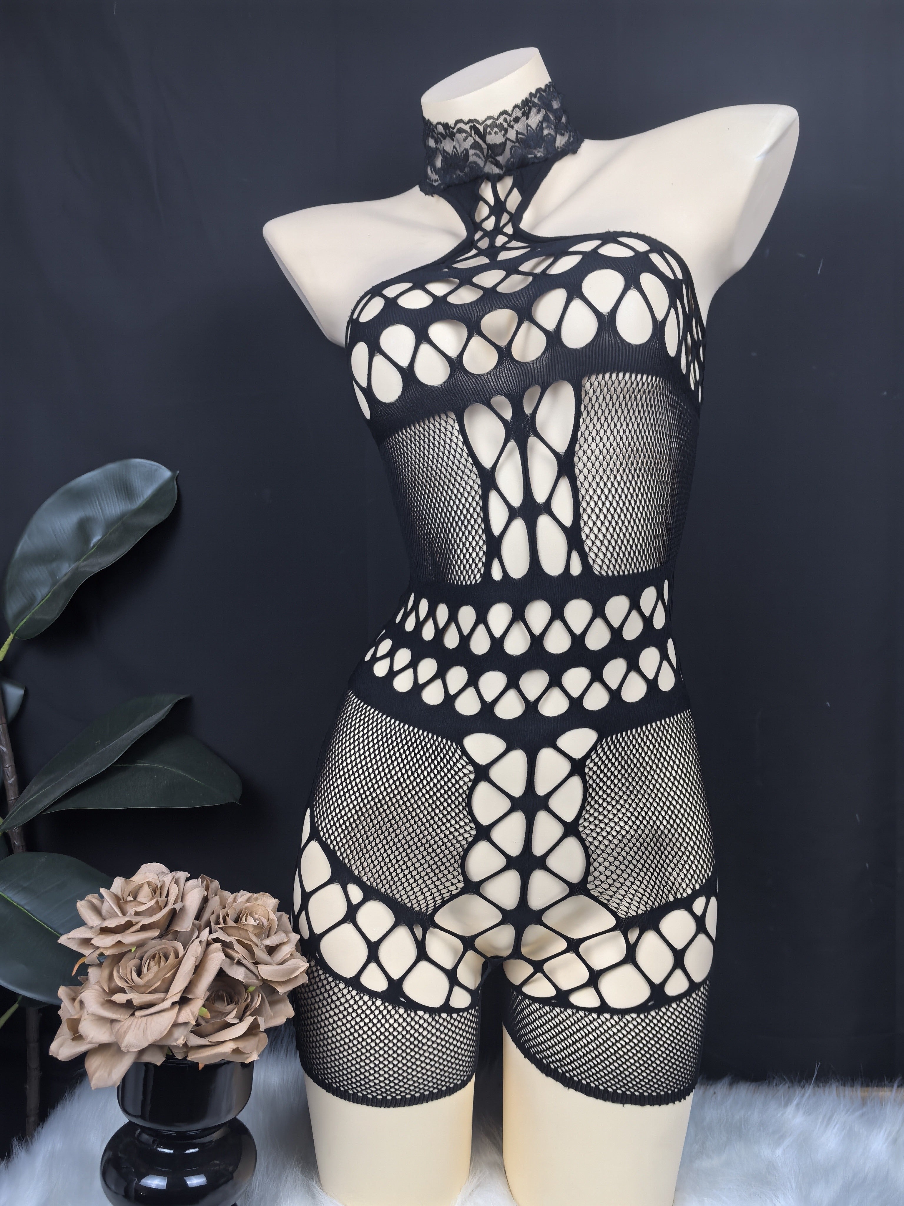 Ayollar uchun past qo'llab-quvvatlash, bo'sh dizayn va poliamid/spandeks aralashmasidan tayyorlangan sensual jakard to'r bodysuit.