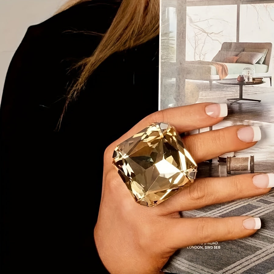 Elegant Glass Ring for Women and Men, Royal Style, Clear Transparent