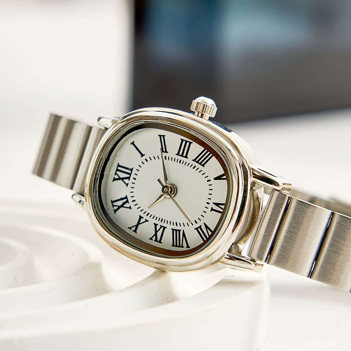 Lady's Quartz Watch Korean-Inspired Design Slim Elegant Timepiece