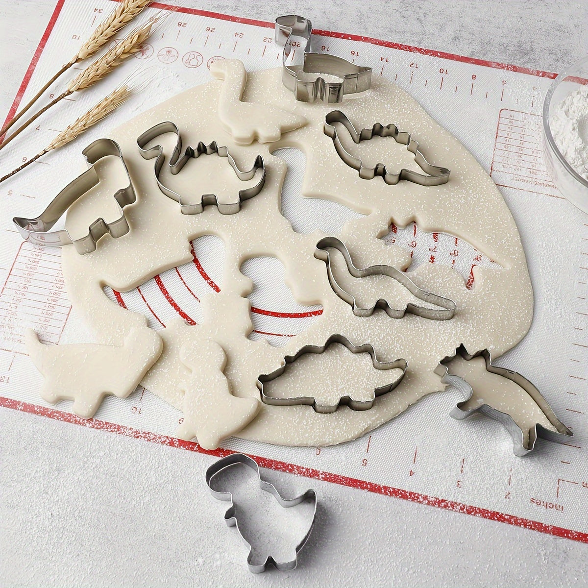 Set of 8 Dinosaur-Shaped Stainless Steel Cookie Cutters for Baking Pastries and Biscuits