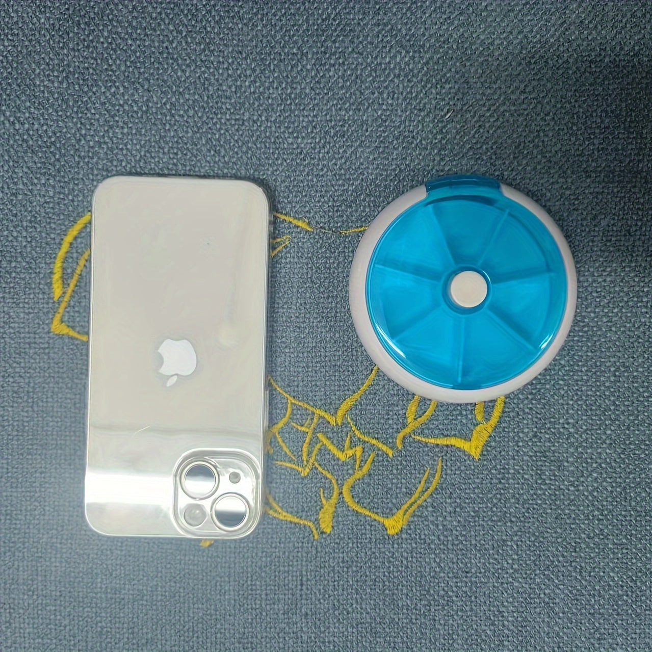 Portable Lightweight 7-Day Rotating Pill Organizer for Travel and Vitamins