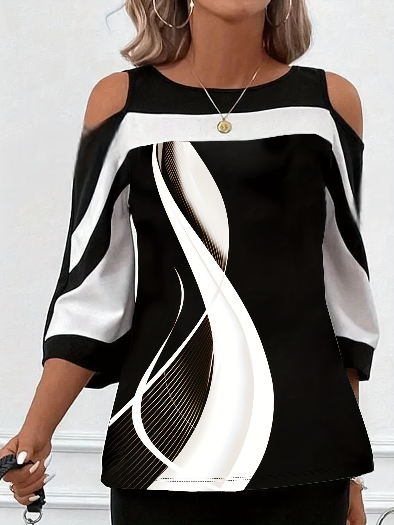 Plus Size Women's Off-Shoulder Floral Print T-Shirt Black White Summer Casual