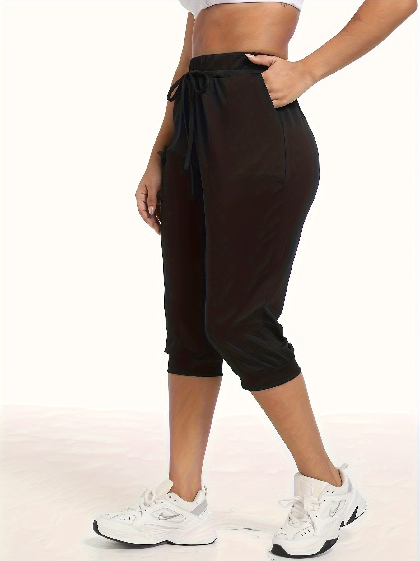 Pack de 3 pantalones capri de yoga para mujer talla grande con bolsillos con cordón en color burdeos, de poliéster elástico