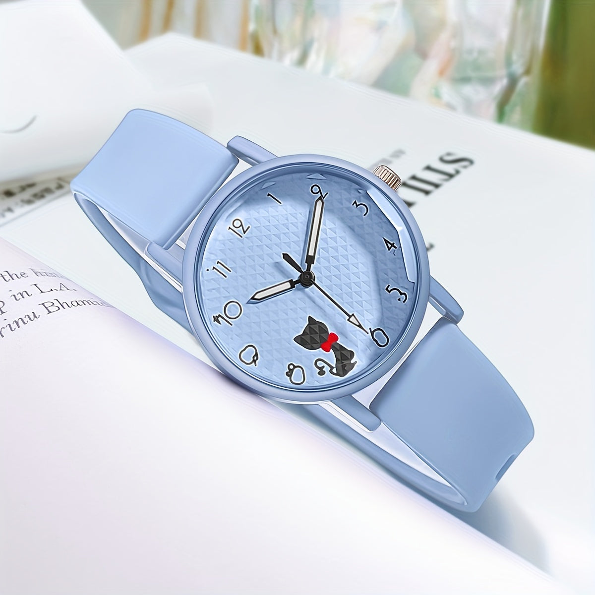 Women's Quartz Watch with Silicone Strap for Casual Street Sports