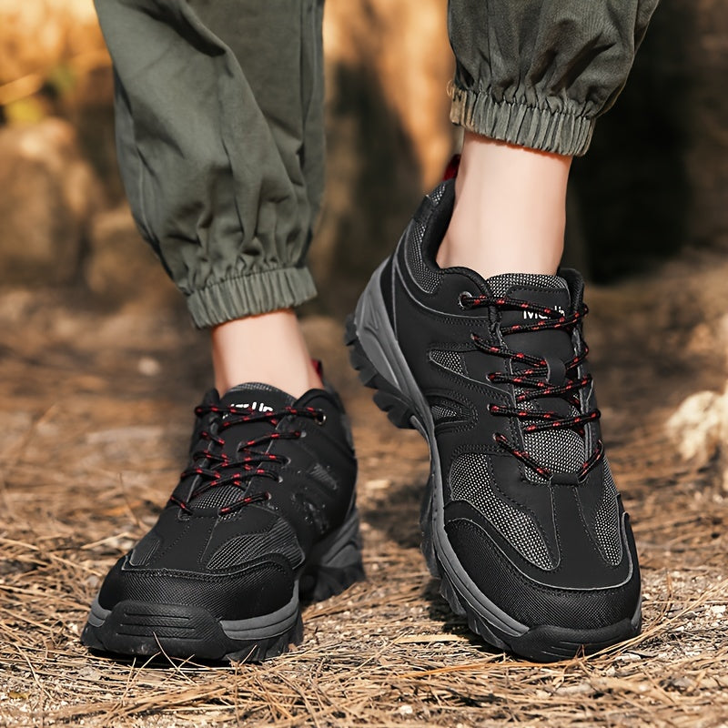 Tashqi faoliyatlar uchun mustahkam, sirpanmaydigan piyoda botinkalari.