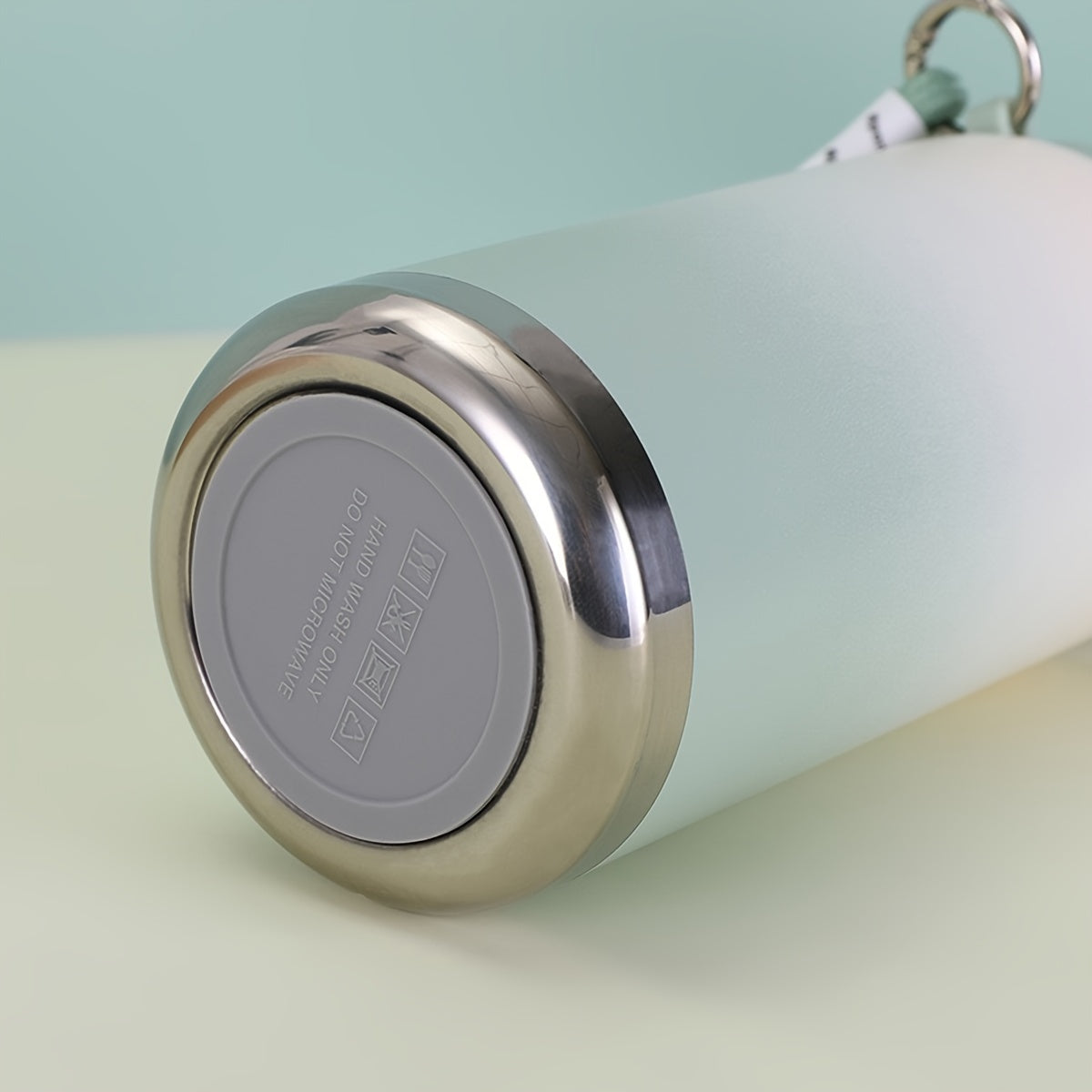 Gradient Stainless Steel Water Bottle 600ml Insulated Durable with Lid