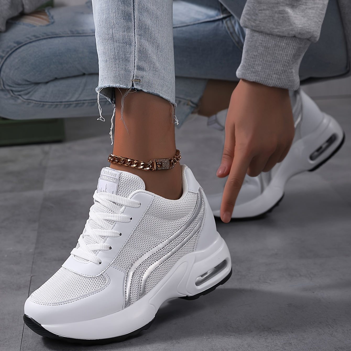 Women's Mesh Casual Sneakers White Black Breathable Lightweight Shoes
