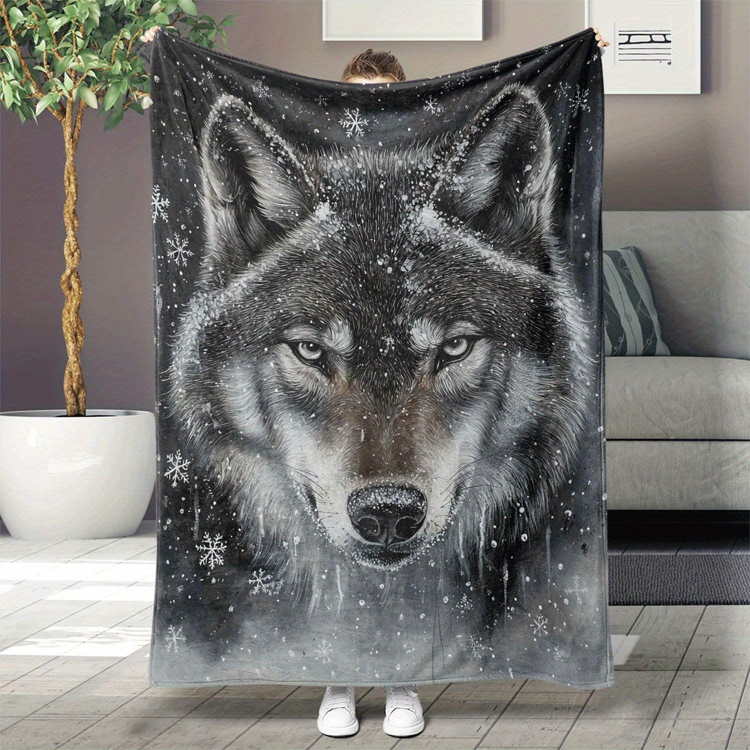Cozy Wolf Print Flannel Throw Blanket for African Girls Daughters and Granddaughters