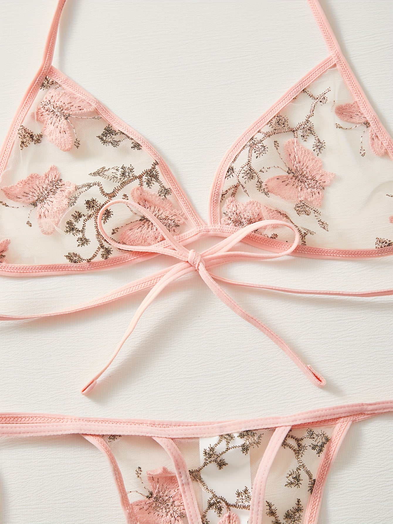 Uch nuqtali tikuvli brassier to'plami