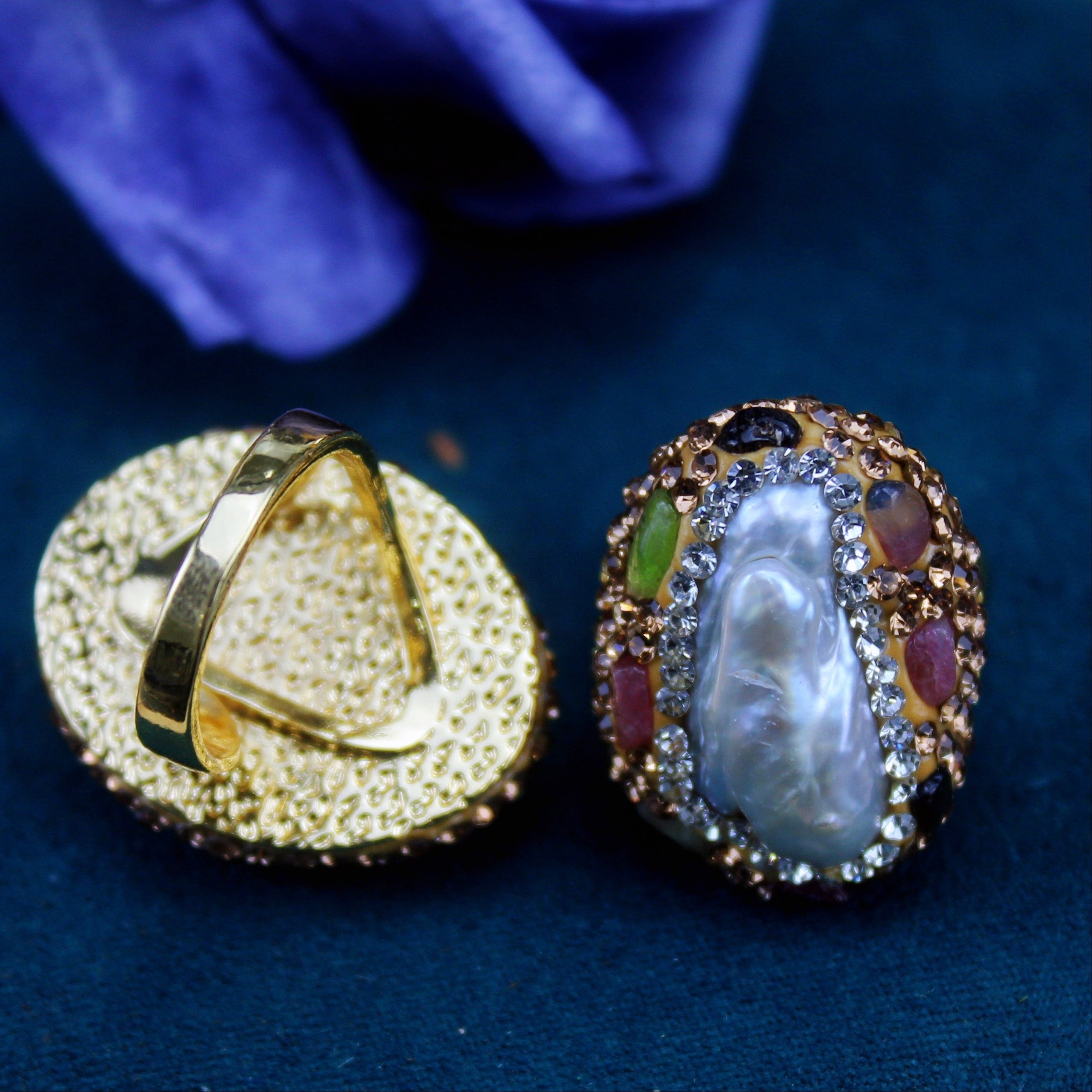 Anillo de perla de agua dulce estilo bohemio barroco en bisutería de oro de 14 quilates para mujeres