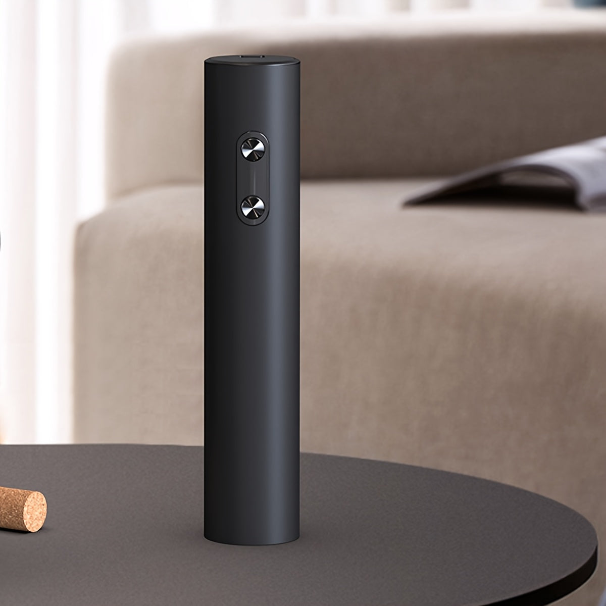 Электрический набор для открытия вина включает в себя нож для фольги и вакуумный запайщик; работает от батареек и легко хранится; идеально подходит для домашних баров и ресторанов.