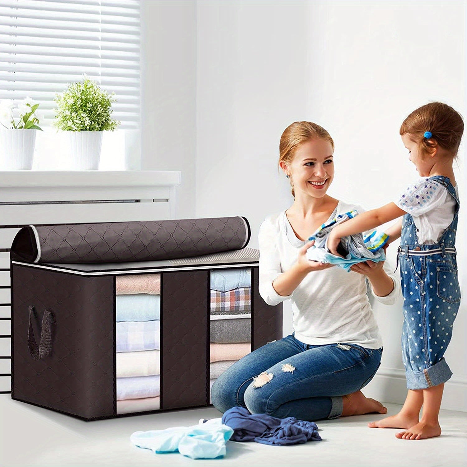 Keng mato kiyim saqlash sumkasi 90L, tutqich va shaffof oynali