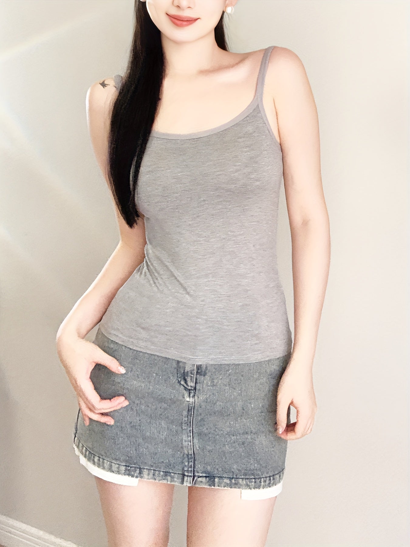 Solid Color Cami Top with Round Neck and Padded Backless Design for Everyday Wear