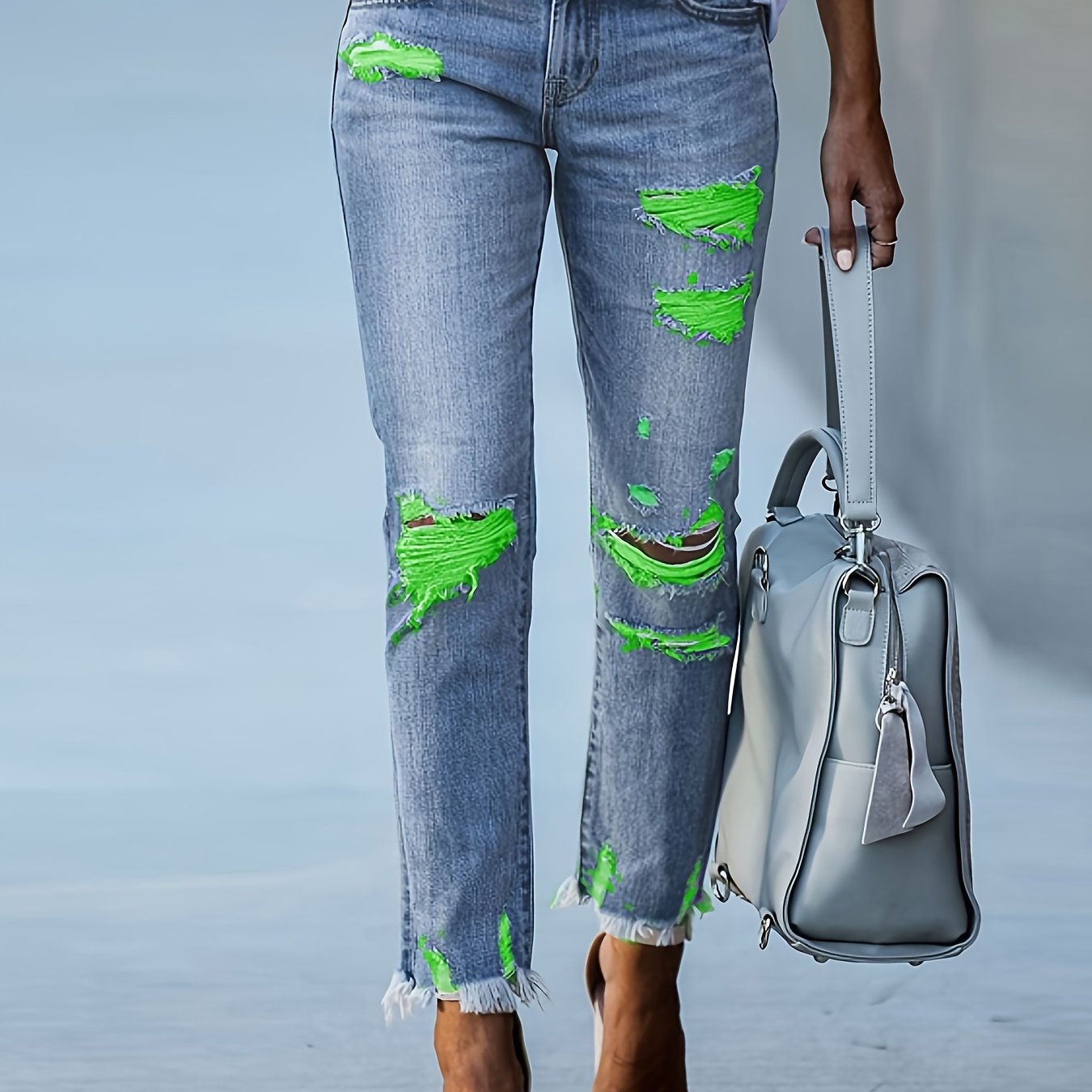 Jeans ajustados rotos de talla grande con dobladillo crudo y mezclilla de alto elasticidad