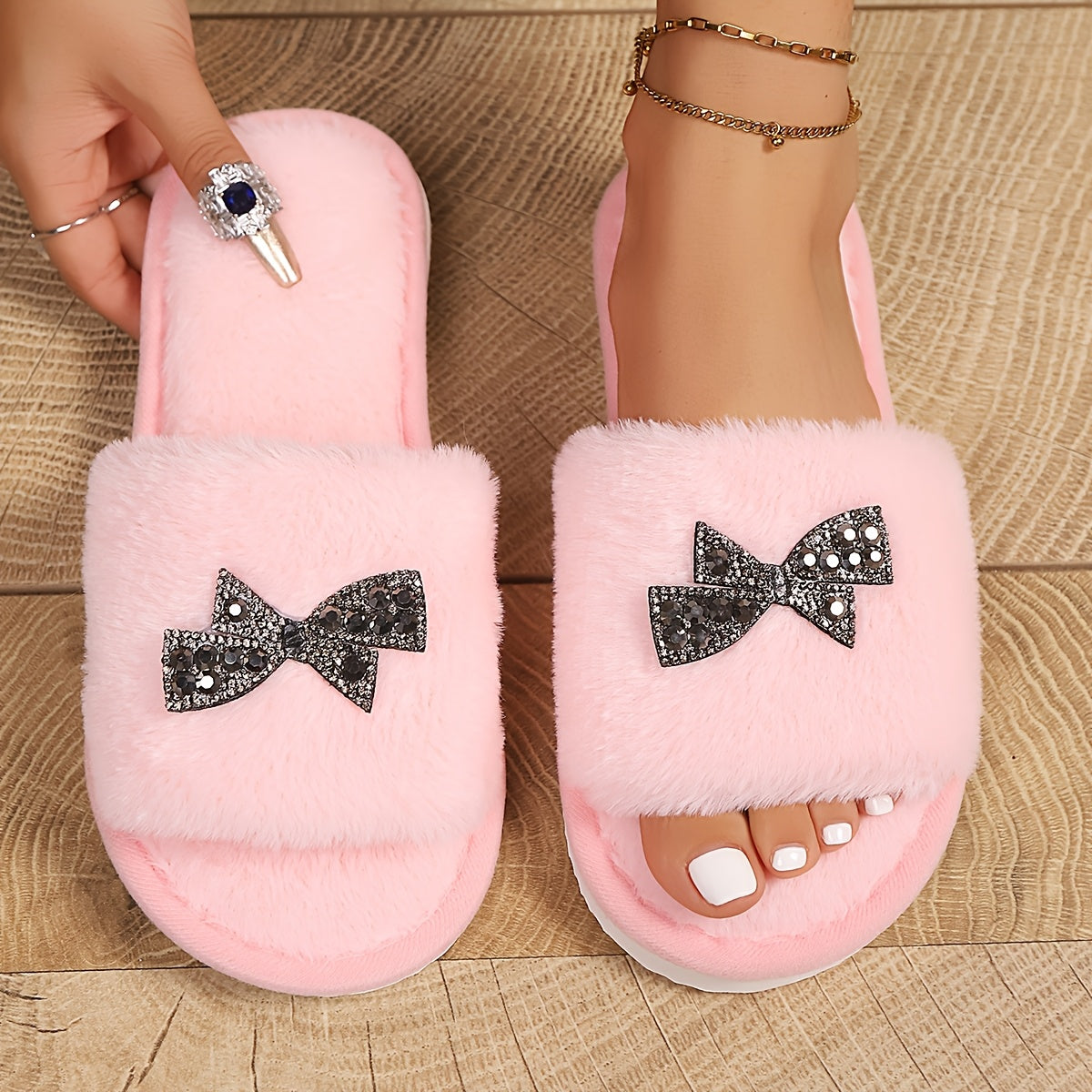 Ayollar uchun mo'ljallangan mo'rt, bog'langan uy ichki choyshablari, buklamali, ichki, yumshoq mato