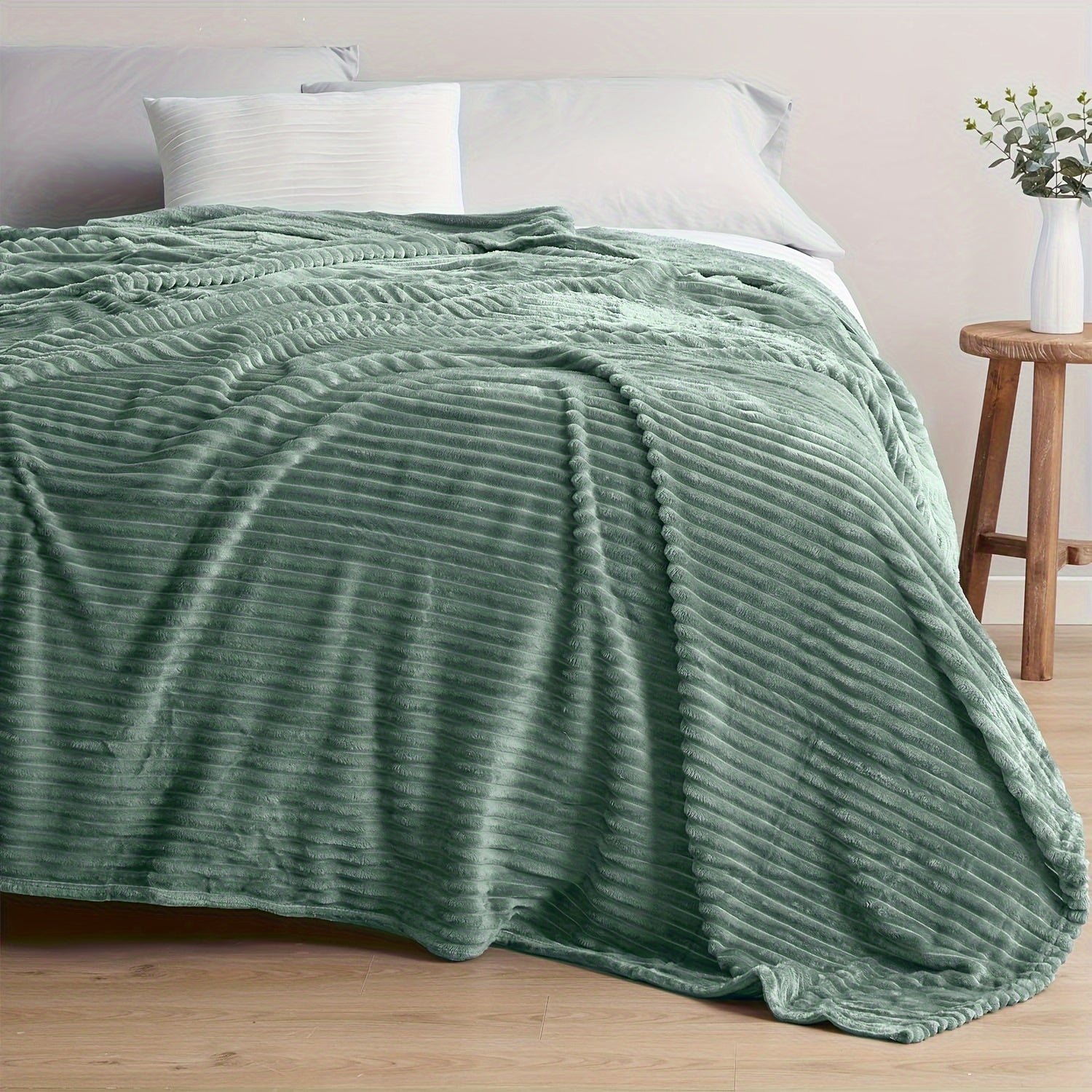 Oversized Microfiber Fleece Throw Blanket with 3D Ribbed Jacquard Design