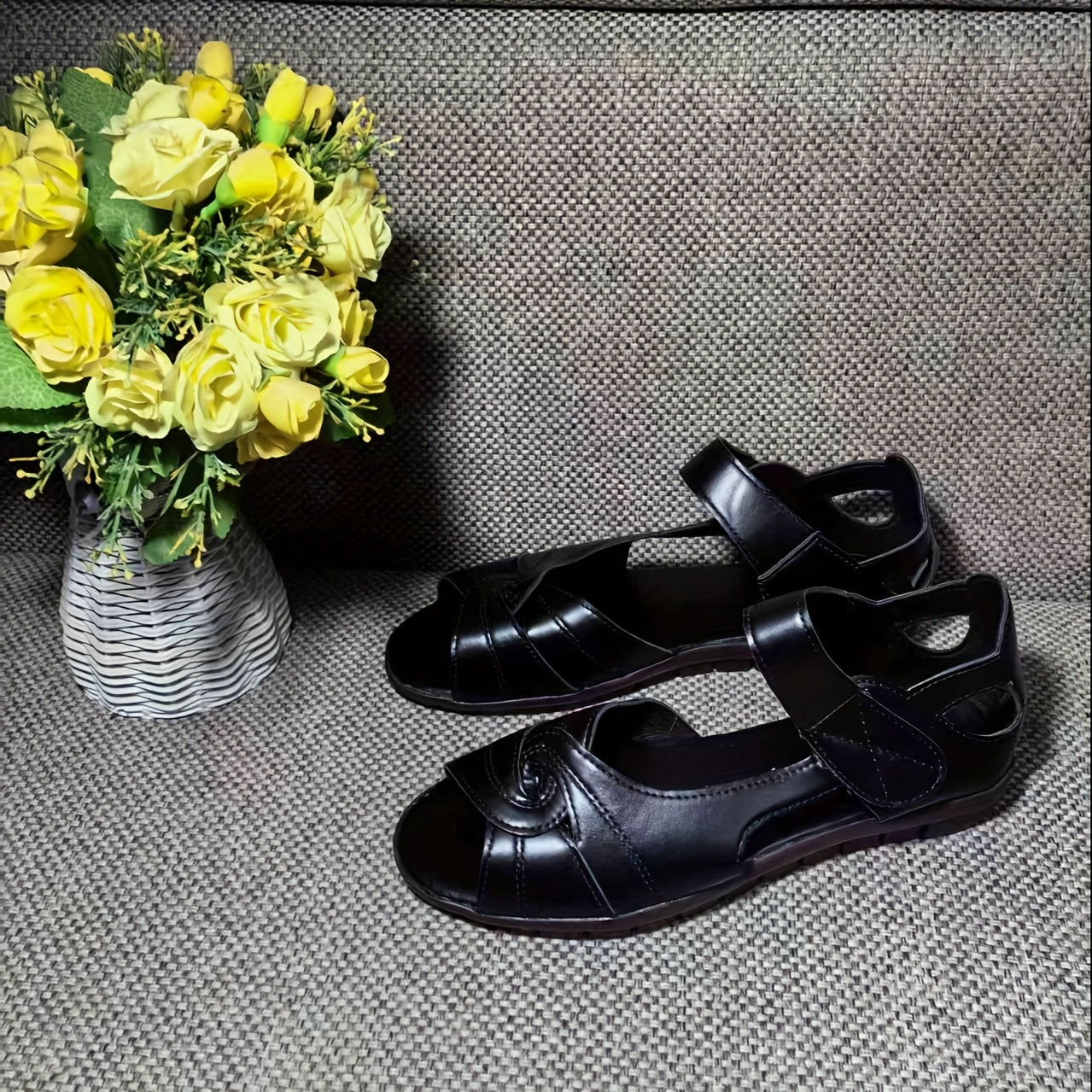 Women's Slip-On Flat Sandals Cushioned Breathable Summer Beach Shoes