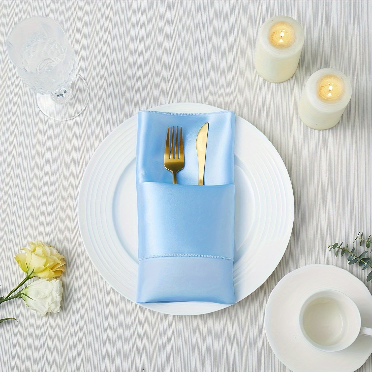 16-Pack Light Blue Square Polyester Napkins 43.18x43.18 cm for Restaurant Events Parties