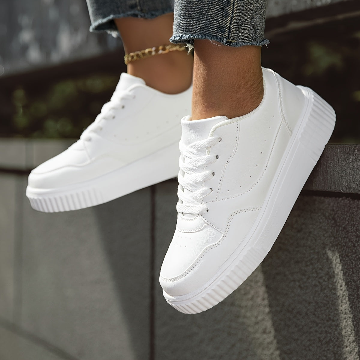 Women's White Low-Top Sneakers Casual Durable Non-Slip All-Season