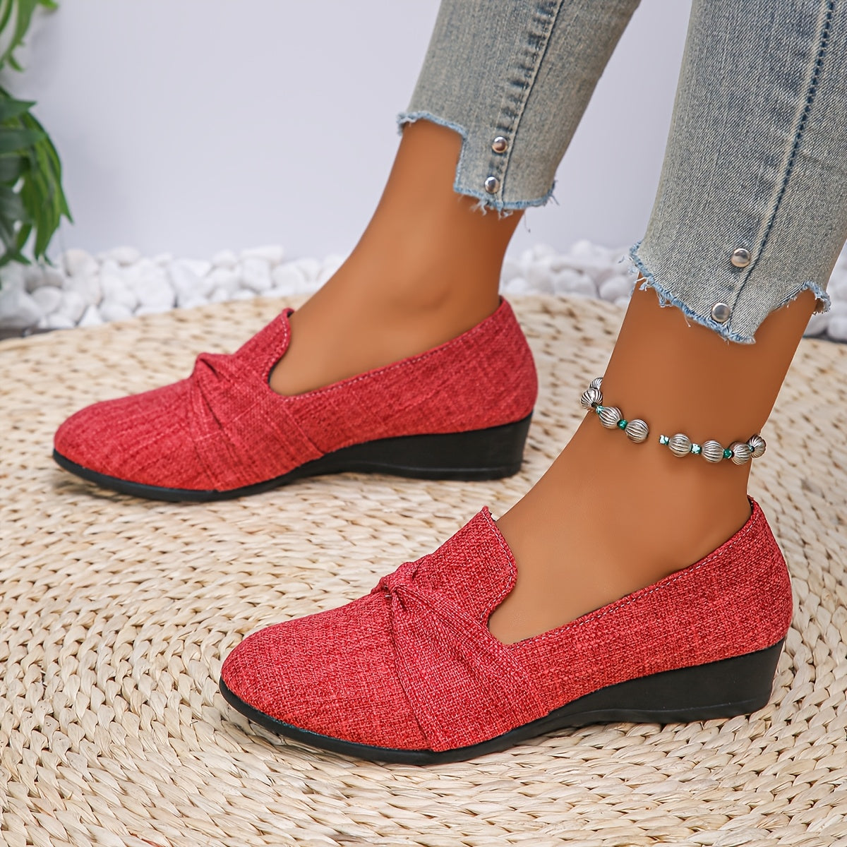 Женские туфли-лодочки на slip-on с однотонным цветом и заостренным носком, универсальная ткань, резиновая подошва
