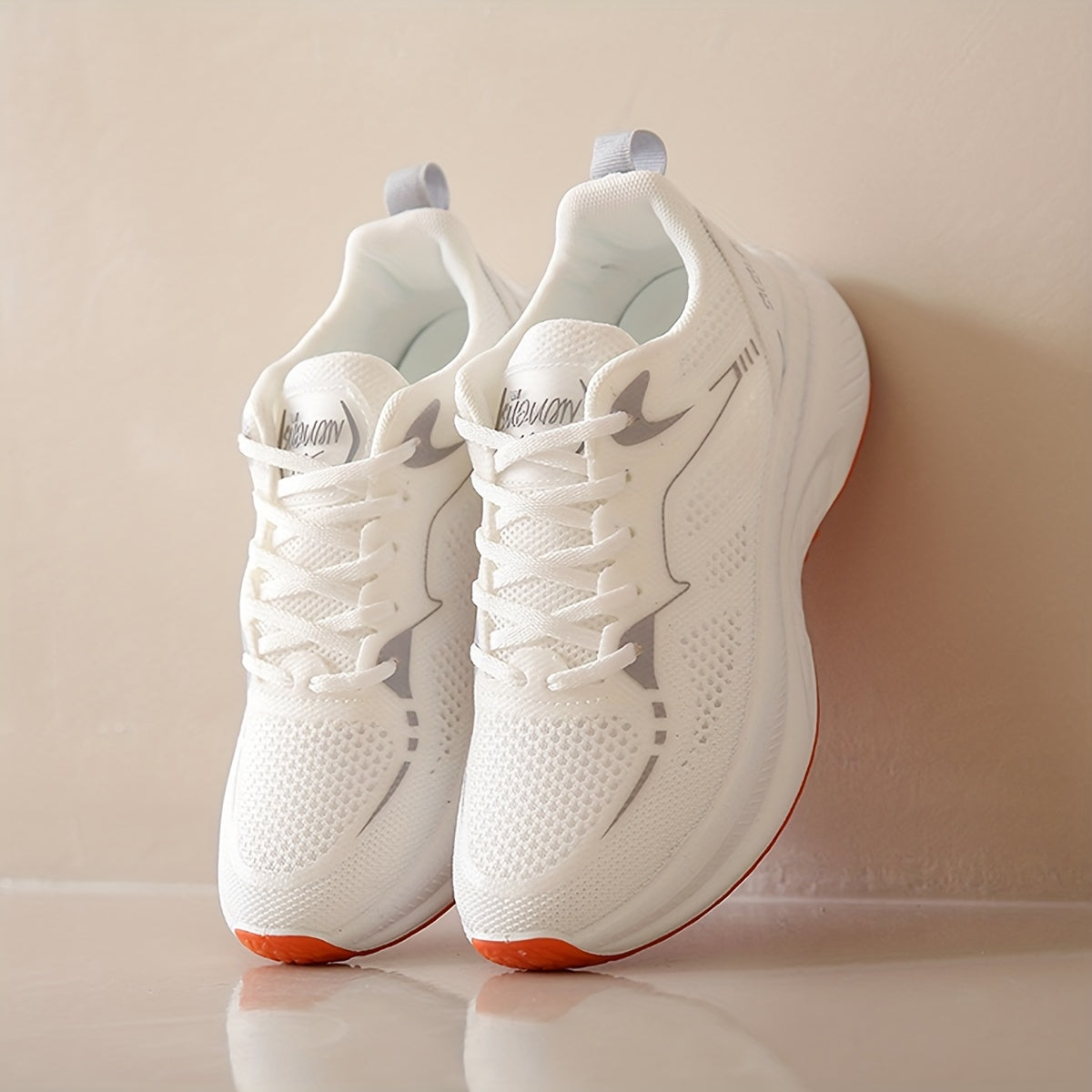 Zapatos de running blancos de mujer con suela naranja, tela transpirable, soporte, zapatillas para todas las estaciones