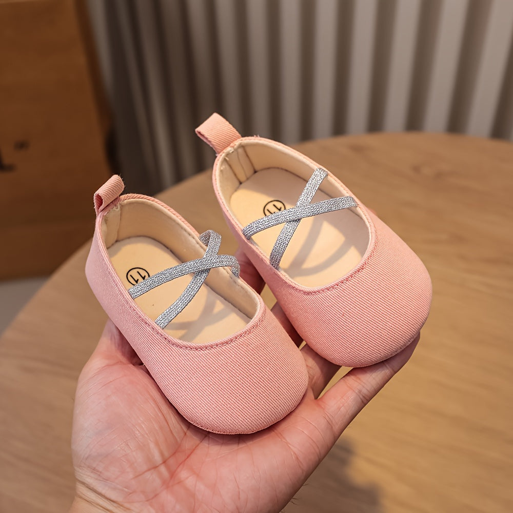 Блестящие слипоны для малышей с мягкой подошвой, нескользящие для комфортной ходьбы весной/осенью.