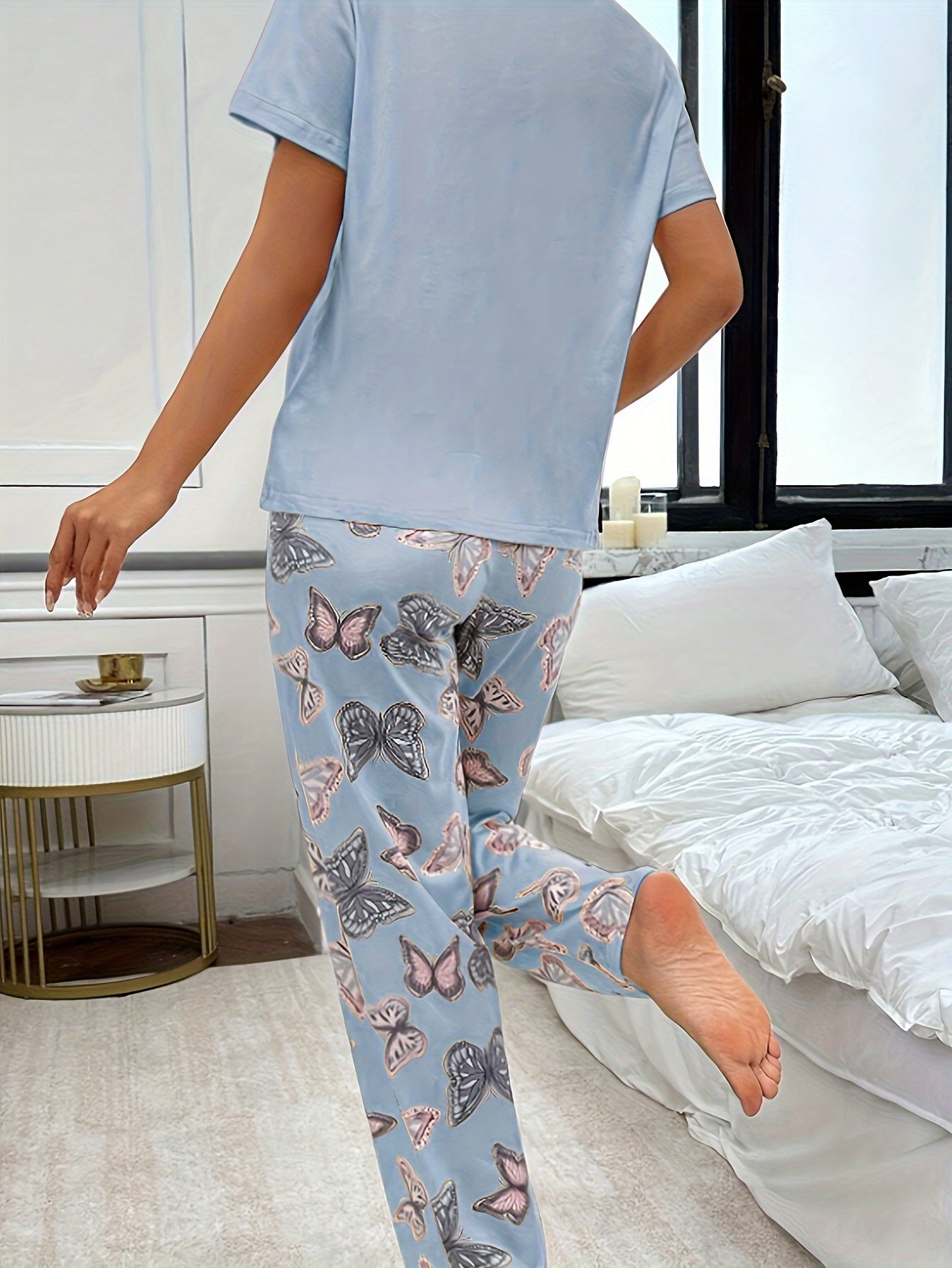 Butterfly Print Pajama Set for Women with Short Sleeve Top and Elastic Pants