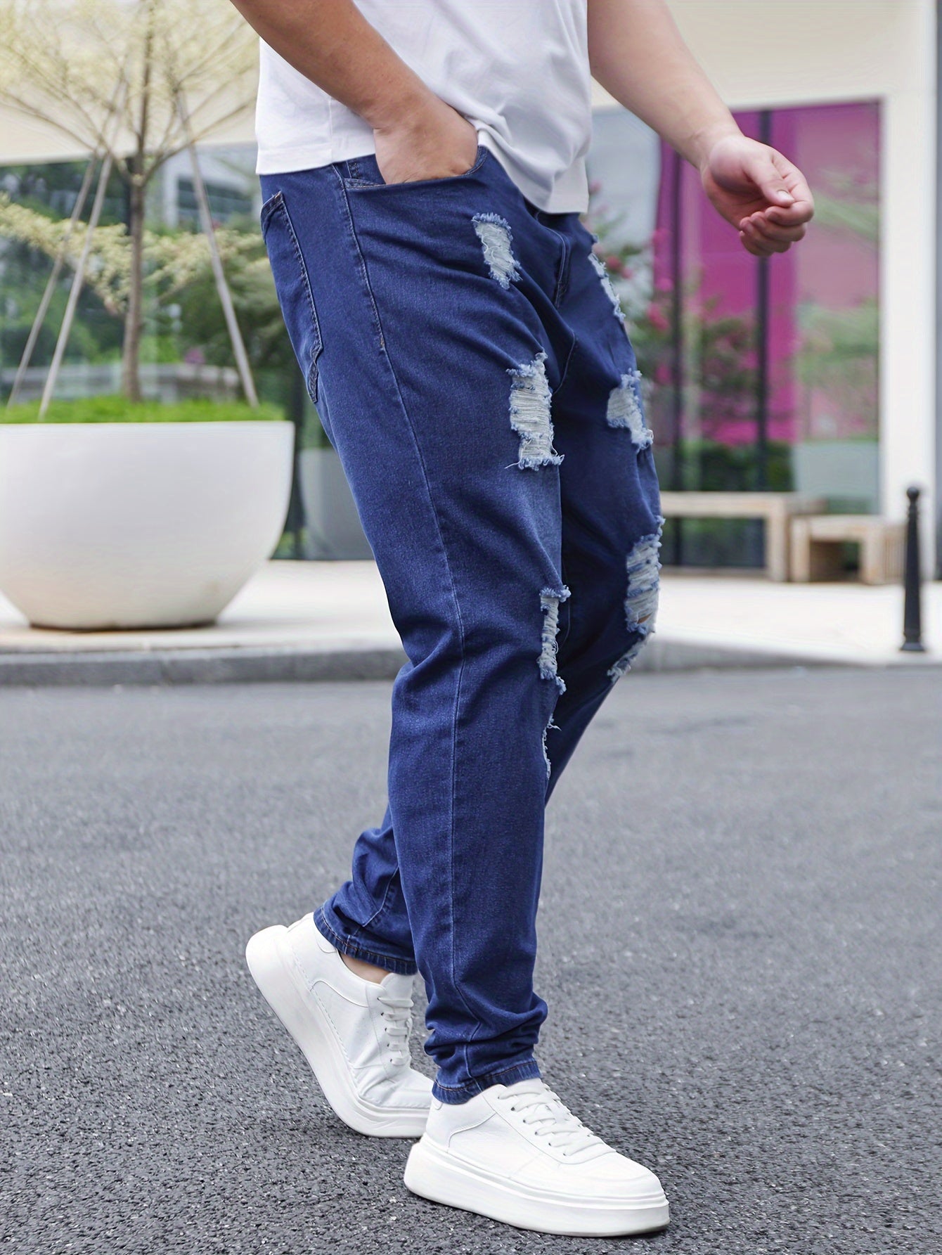 Vaqueros ajustados de talla grande para hombre en azul oscuro con roturas desgastadas, mezclilla elástica para todas las estaciones