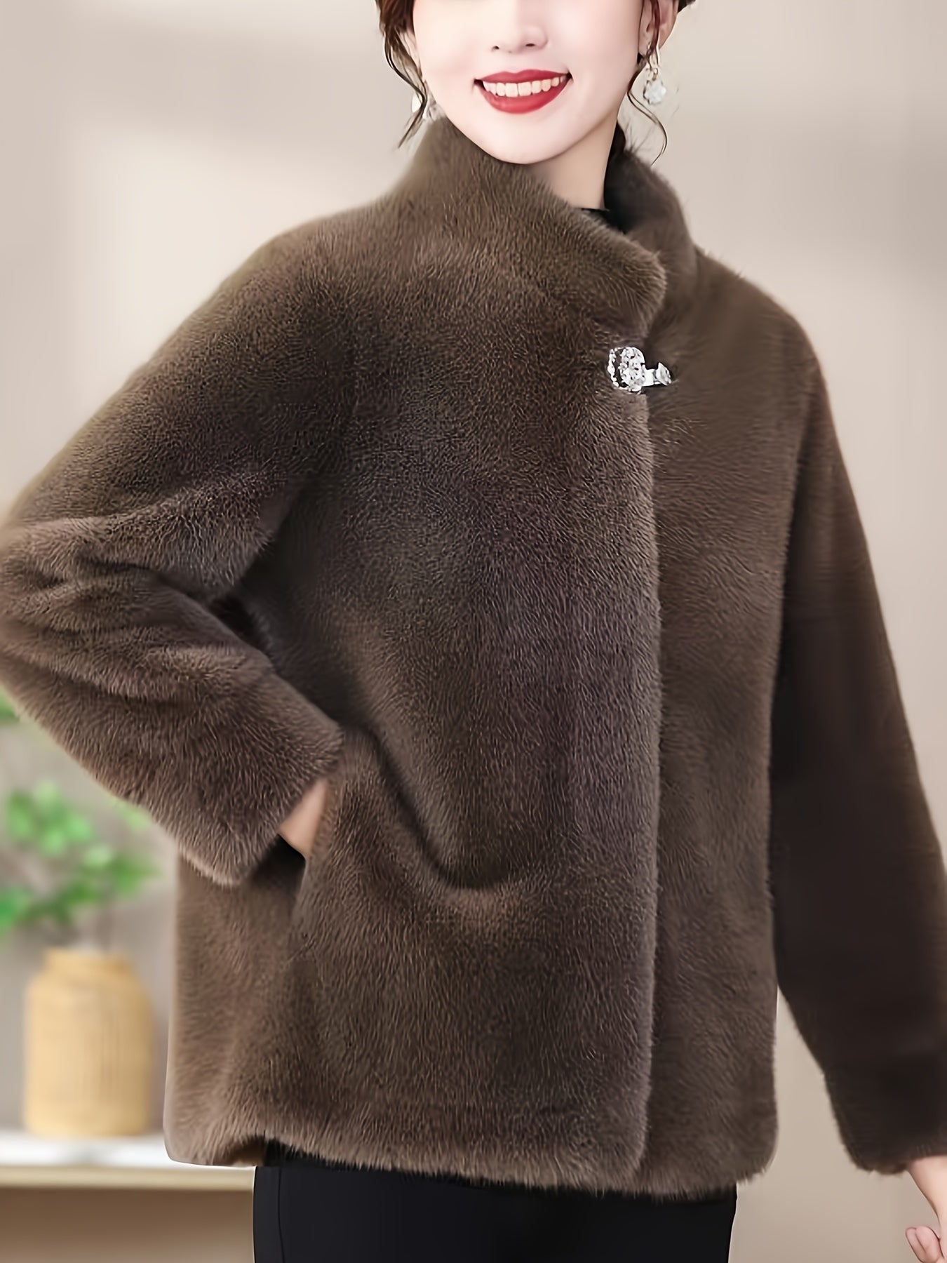 Women's Faux Fur Winter Coat Solid Color Knit Fabric Elegant Polyester Pocket