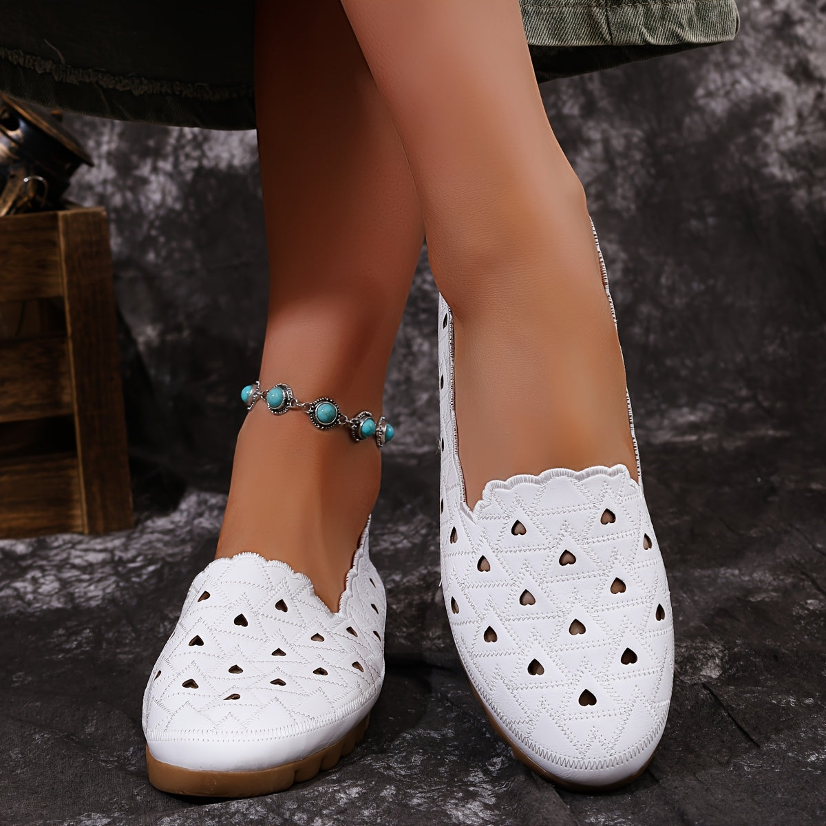 Women’s Vintage-Inspired Cut-Out Ballet Flats Slip-On Comfortable Shoes White Beige