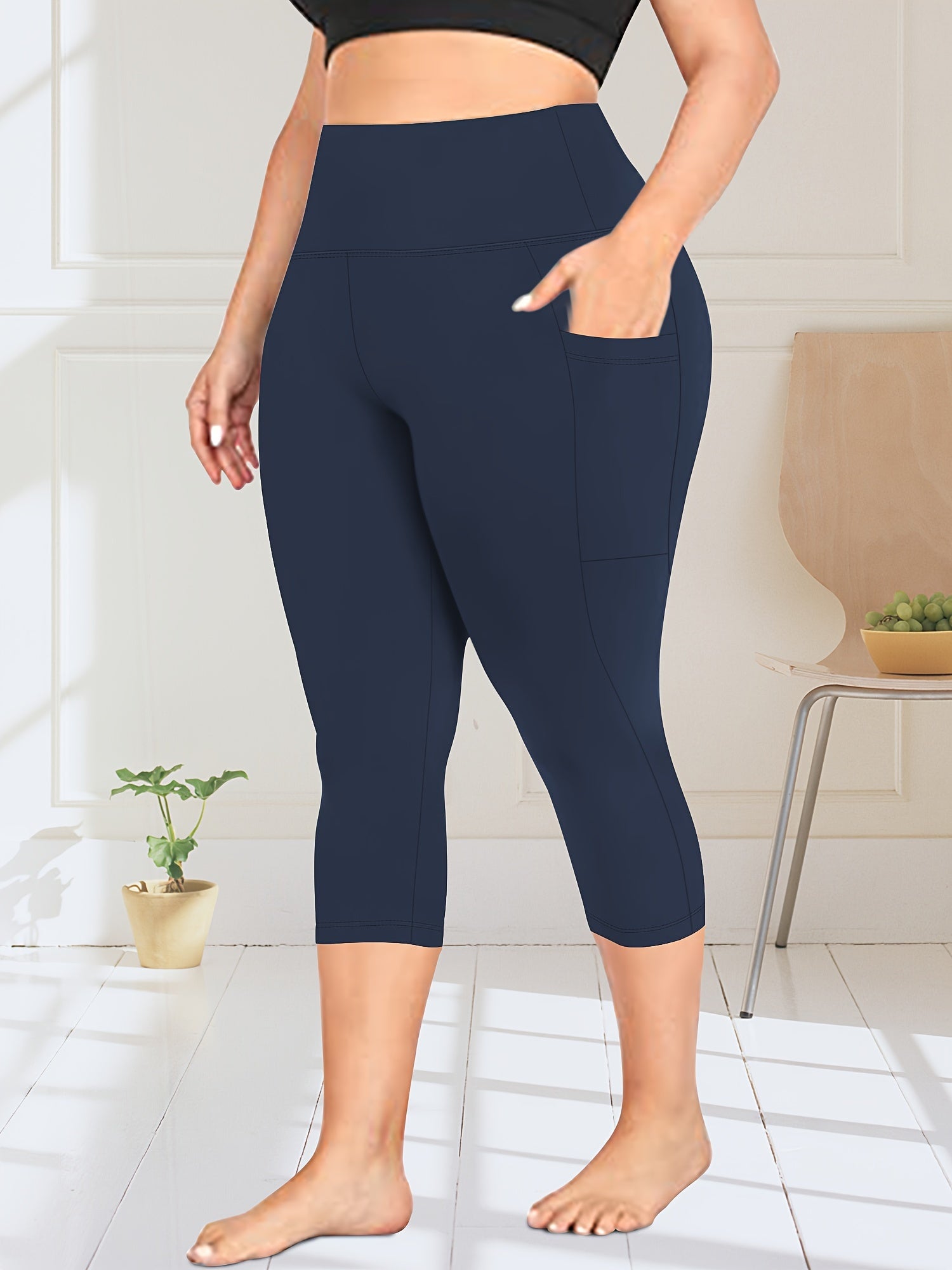 Plus Size High-Waisted Capri Pants Yoga Leggings with Pockets Summer Black