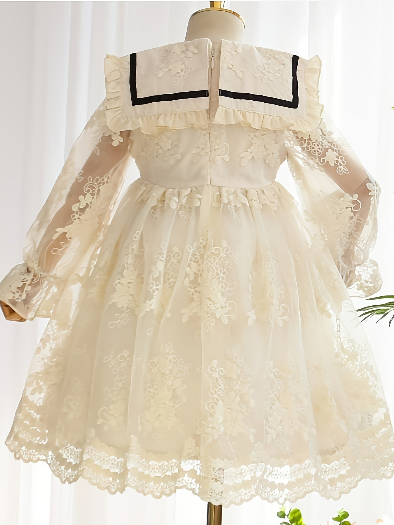 Girls' Lace-Trimmed Princess Dress with Mesh Collar Long Sleeves for Spring Autumn