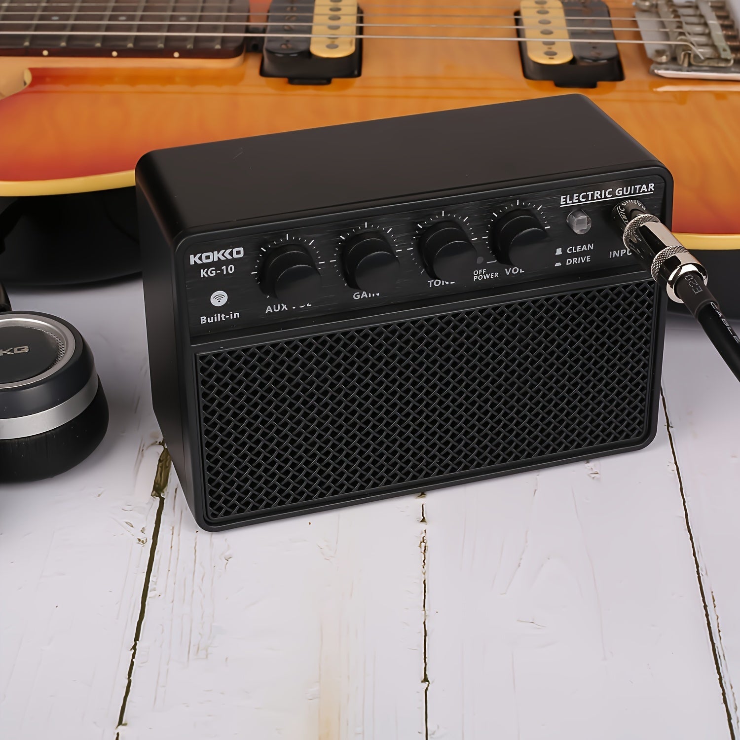 Portable Electric Guitar Amplifier Black Plastic Rechargeable Battery Built-in Effects Aux Input