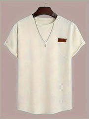 Erkaklar uchun geometrik naqshli T-ko'ylak, 95% polyester va 5% spandeks to'qima, yumshoq bo'yin, oddiy moslama, ozgina cho'ziluvchan, yamoq tafsiloti, 240g/m², bahor/yoz/kuz uchun mos.