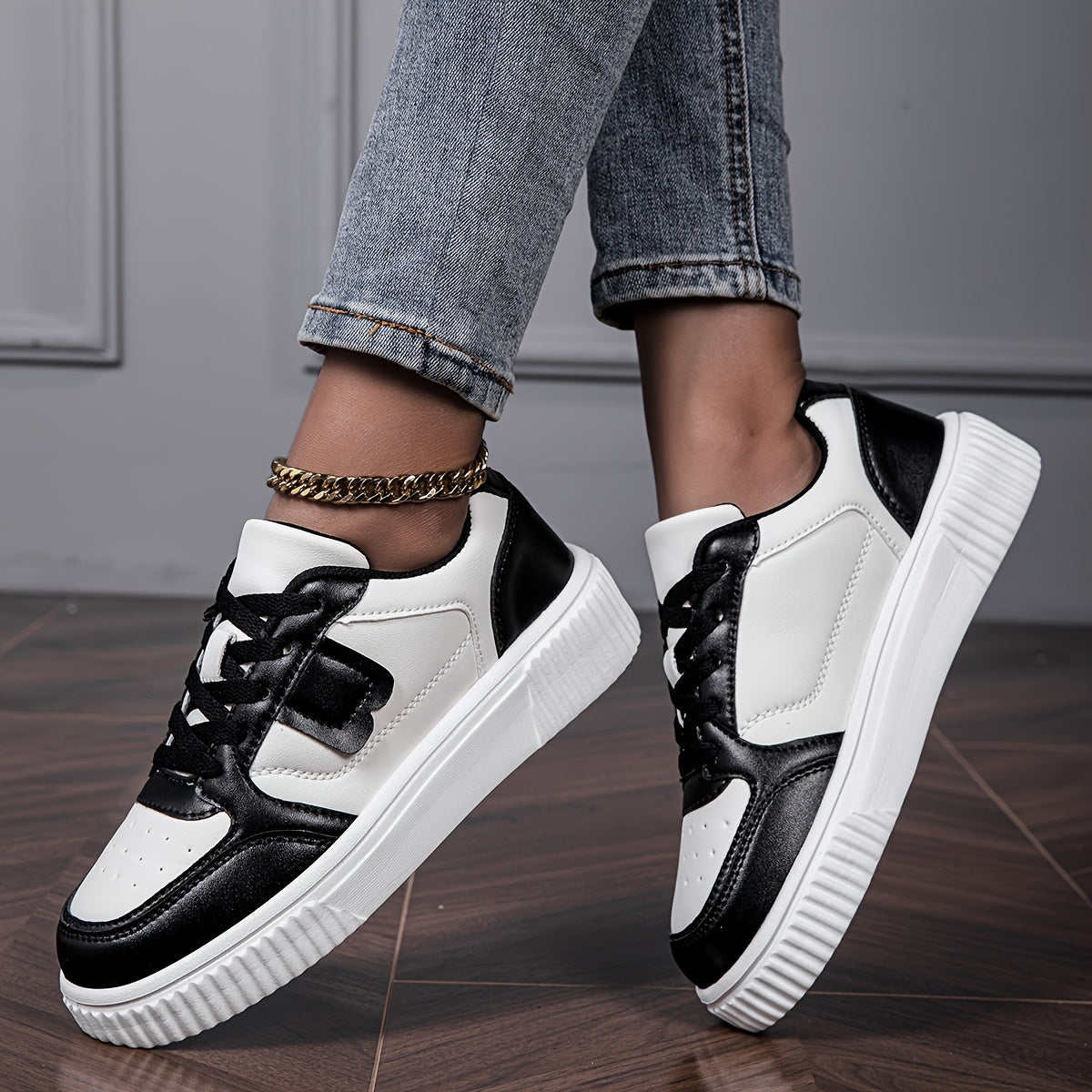 Women's Plus Size Lightweight Casual Sneakers with Thick Sole and Breathable Mesh