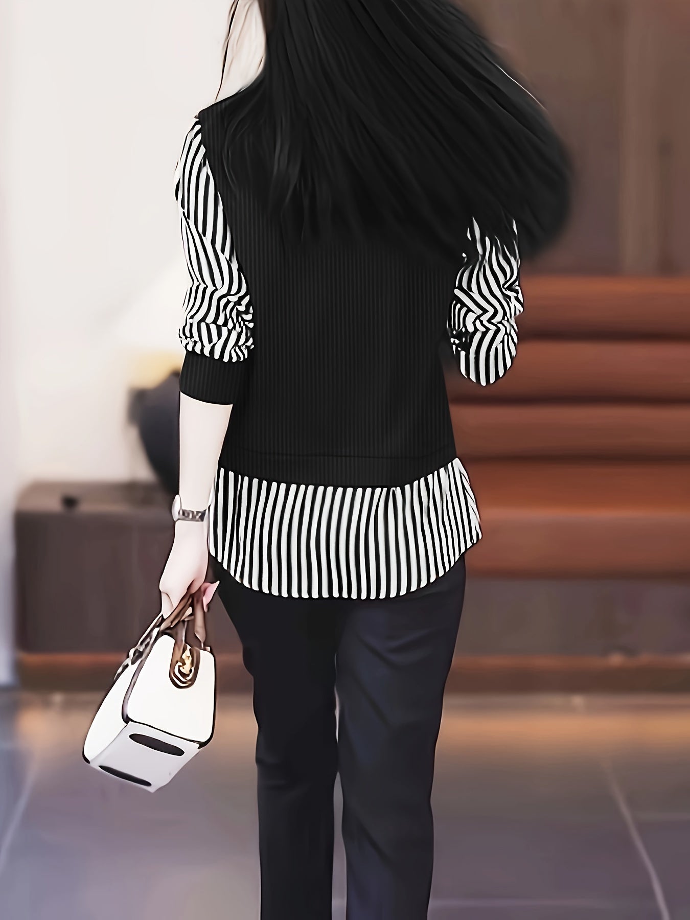 Blusa de conjunto falso de rayas para mujer con cuello de contraste y mangas tres cuartos