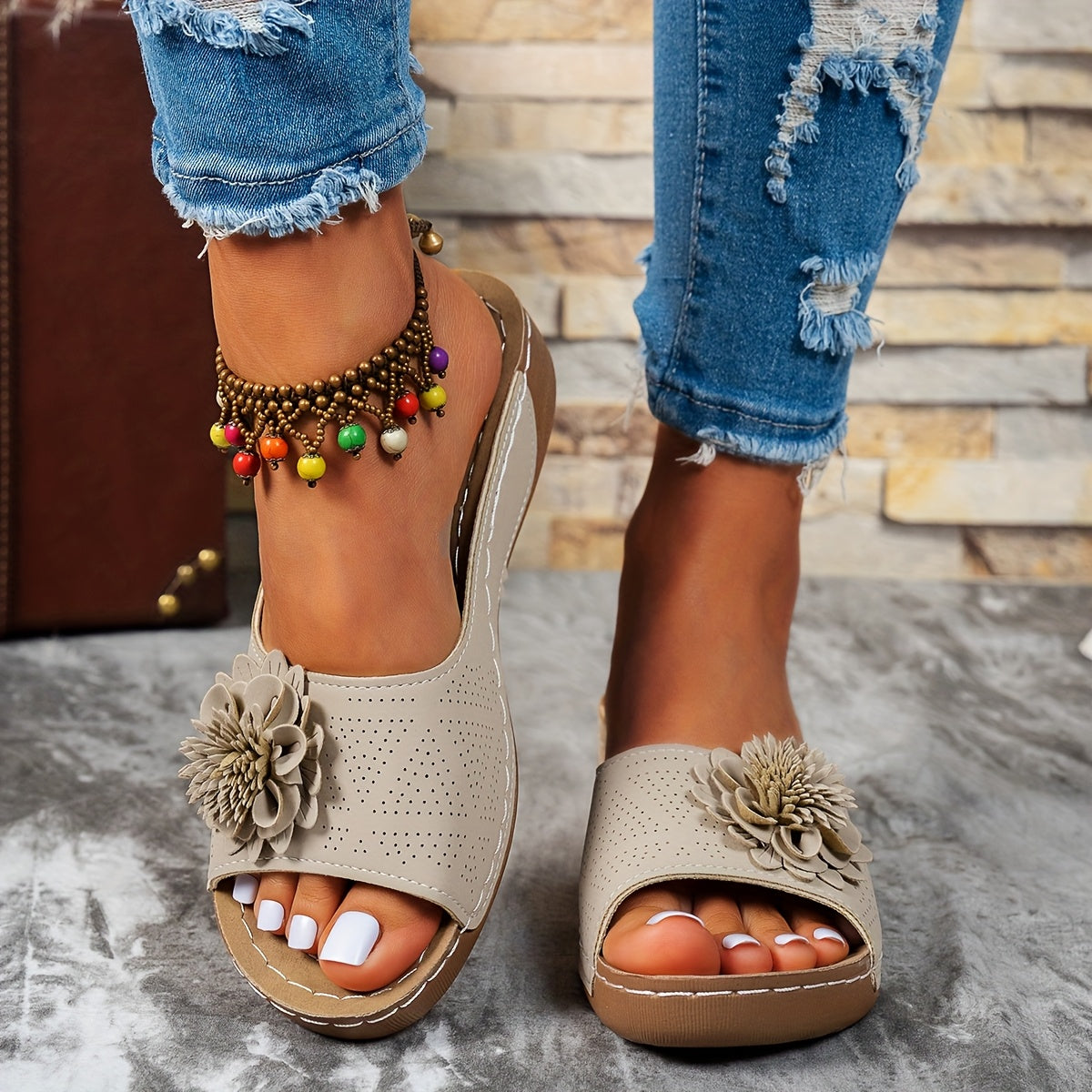 Women's White Floral Embellished Open-Toe Slide Sandals Casual Summer