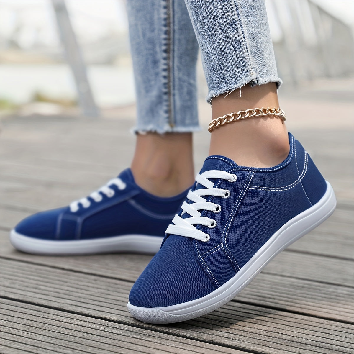 Women's Breathable Canvas Casual Sneakers Wide Width Lace-Up All-Season Black and White