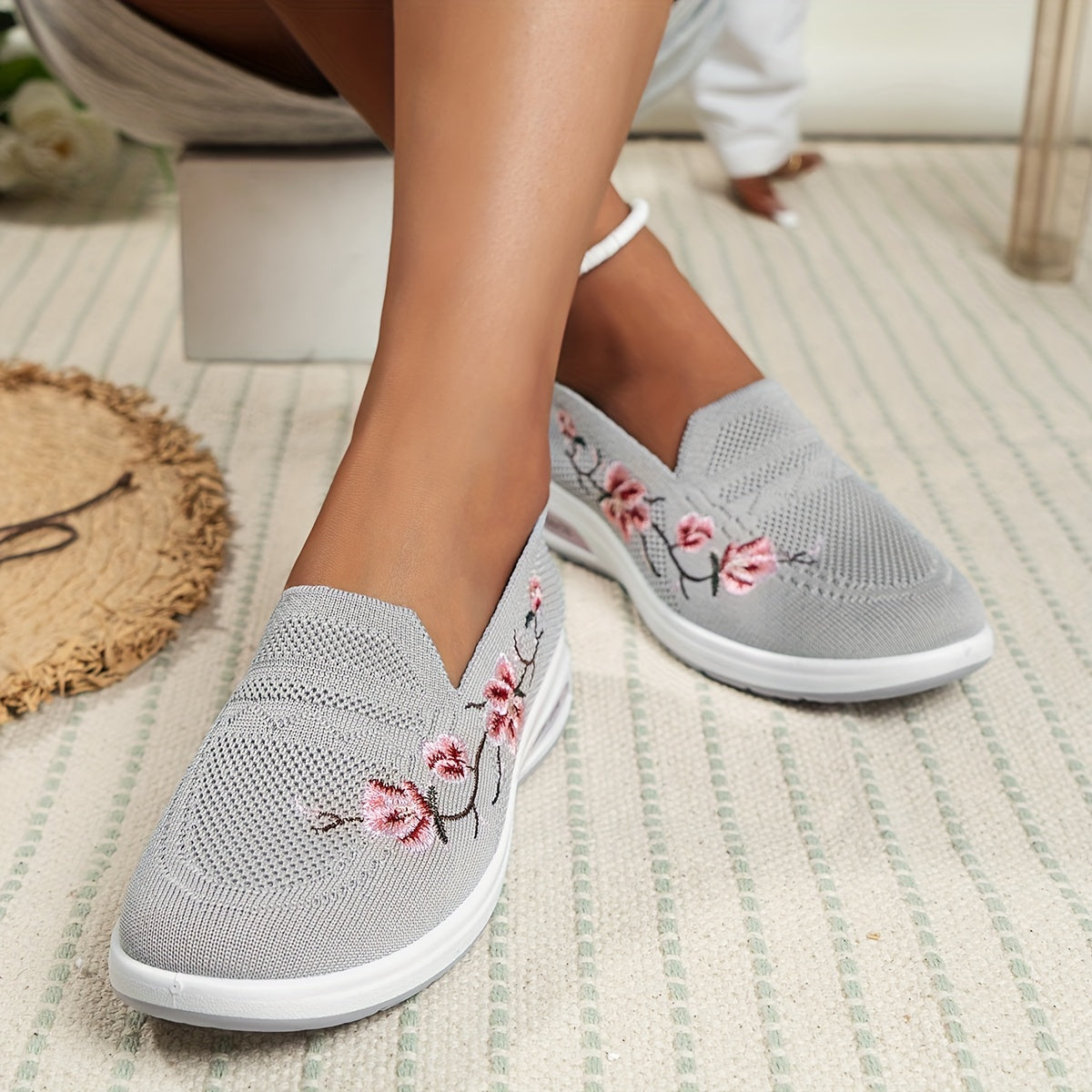 Women's Mesh Breathable Casual Sports Shoes Flat Bottom Comfortable